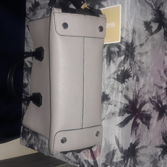 NWOT Michael Kors Leather Mercer Gray & Black Handbag with Crossbody Strap - Picture 13 of 13
